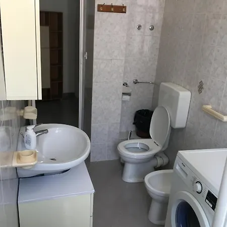 Apartment Miramare, 2 Camere, Cucina, Bagno,