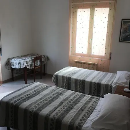 Apartment Miramare, 2 Camere, Cucina, Bagno,