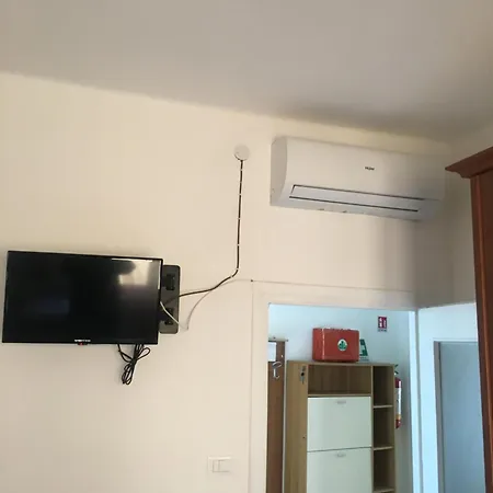 Miramare, 2 Camere, Cucina, Bagno, Apartamento *